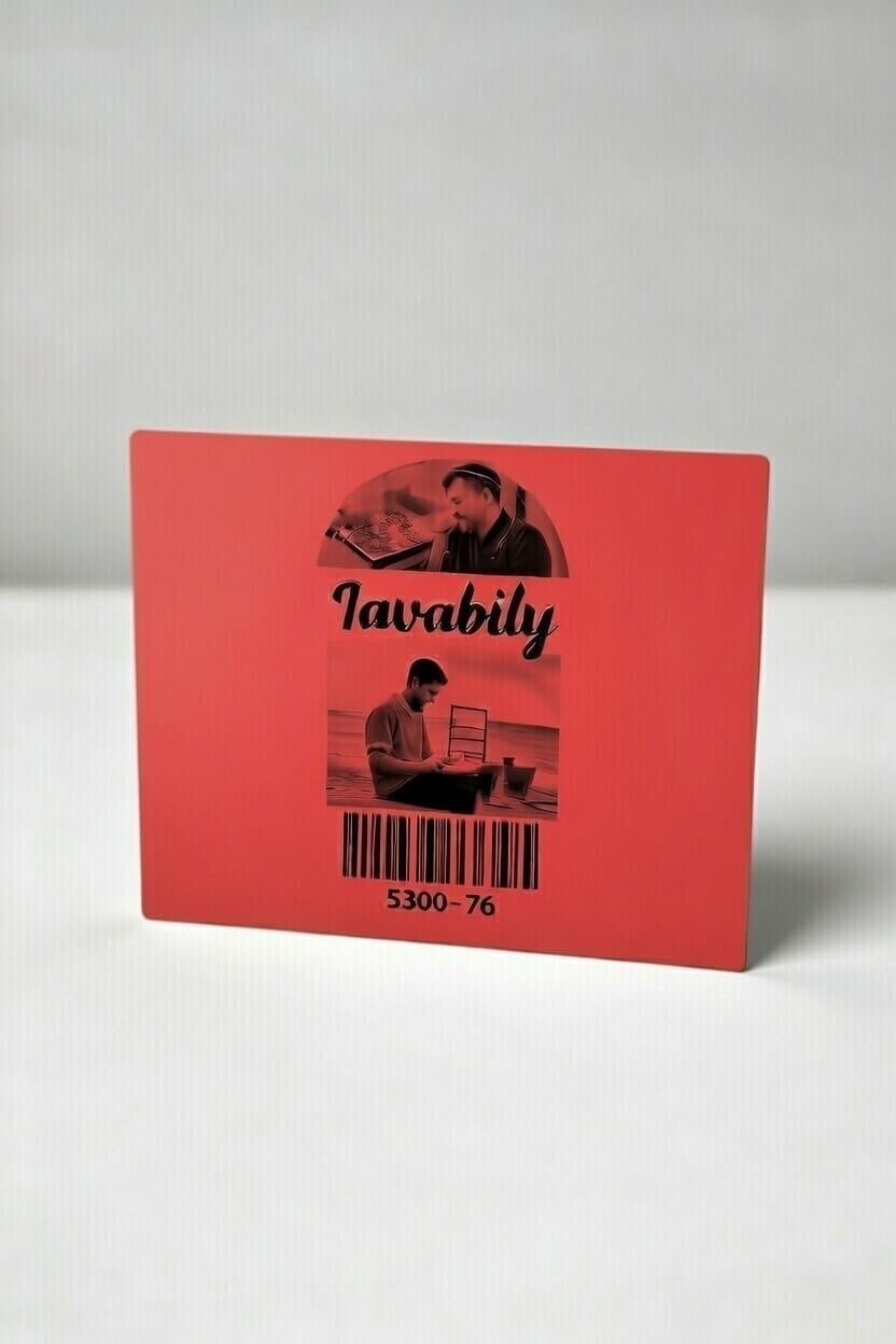 50x50  Siyah Baskılı Kırmızı Zemin Kuşe Etiket